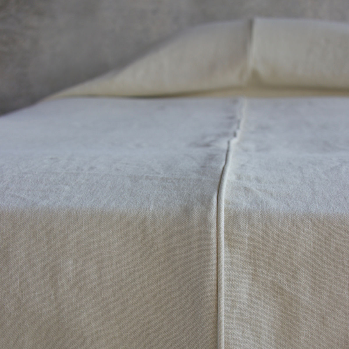 bed cover with piping in upholstery fine linen