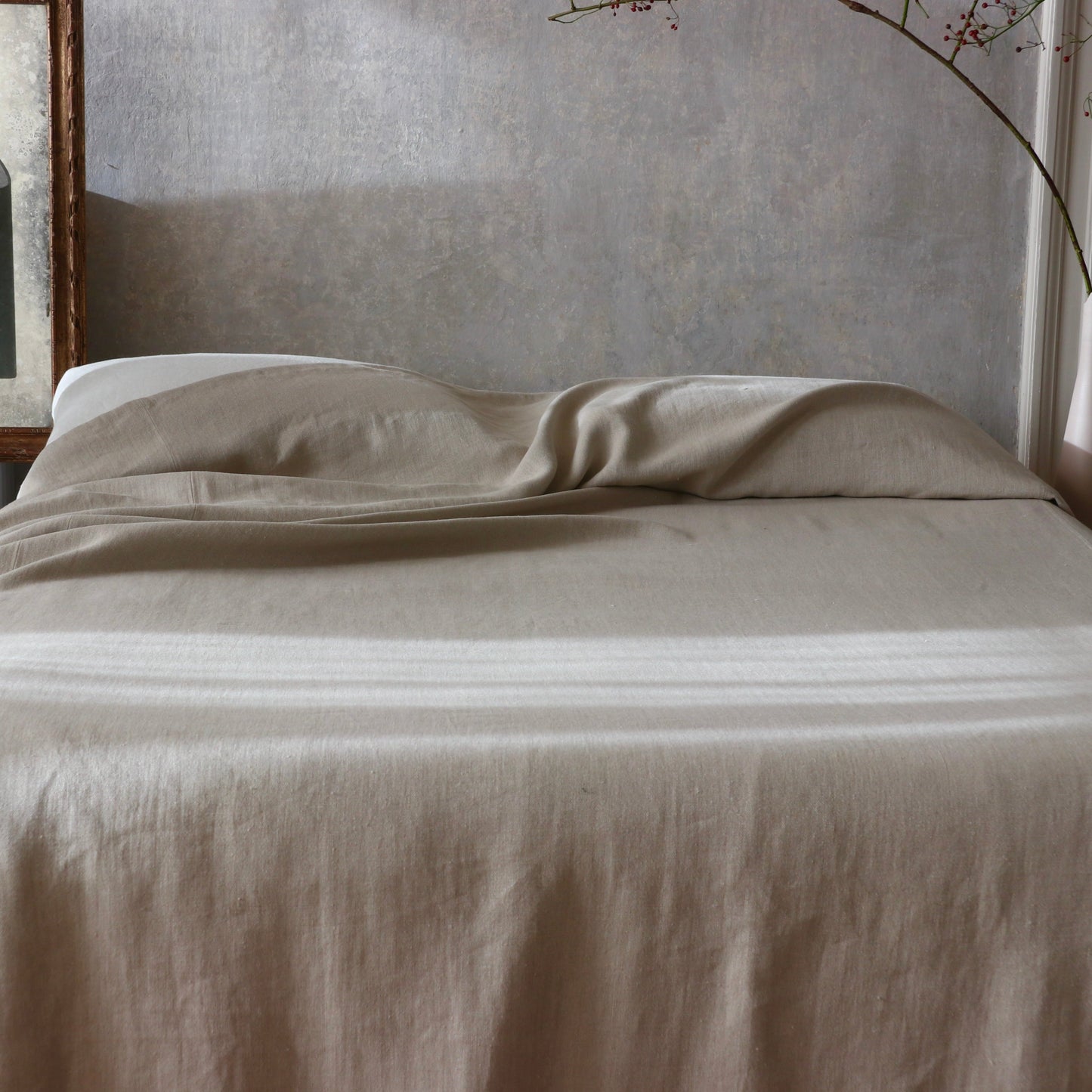 bed cover with sewing in upholstery fine linen