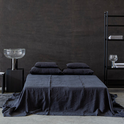 bed cover with piping in upholstery fine linen, -30% BLACK FRIDAY SALE