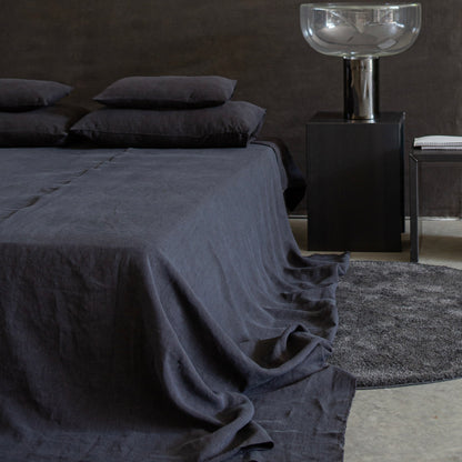 bed cover with piping in upholstery fine linen, -30% BLACK FRIDAY SALE