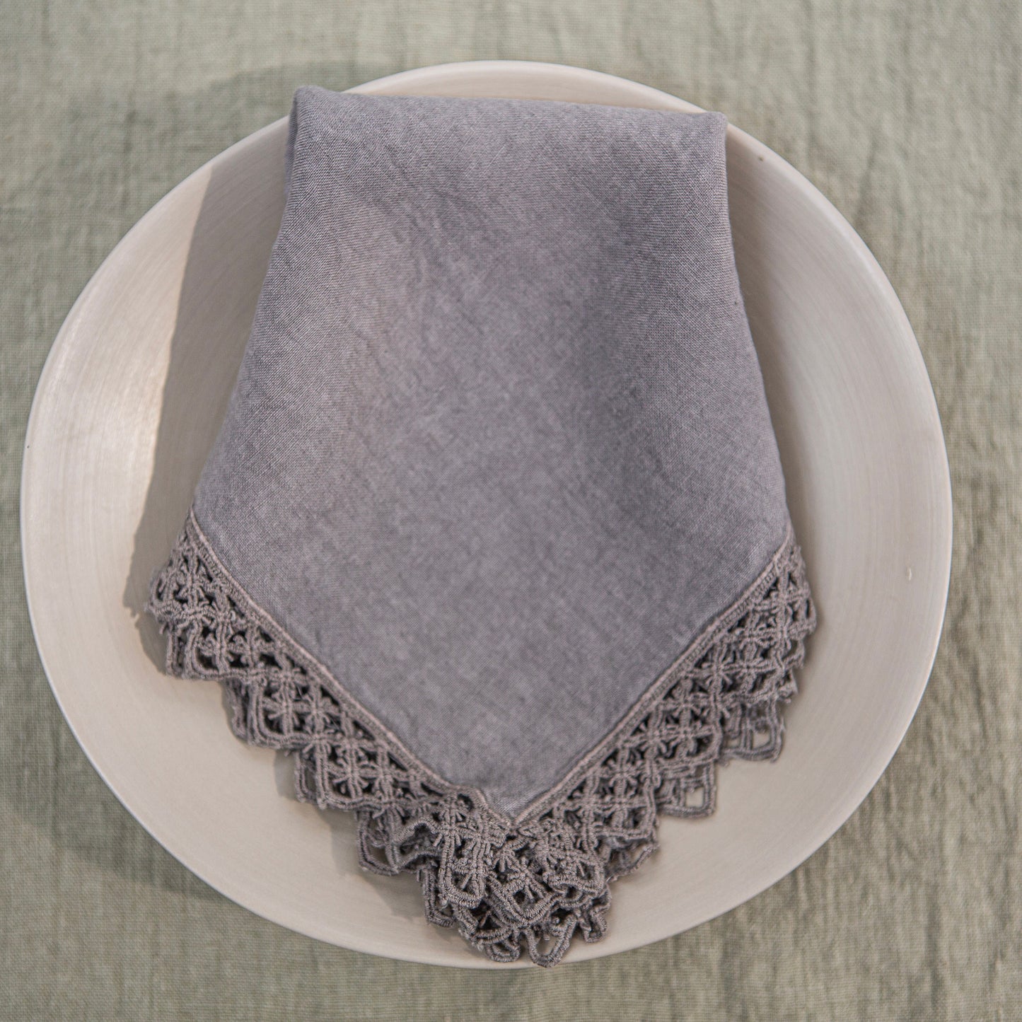 napkin with macrame, archive colours