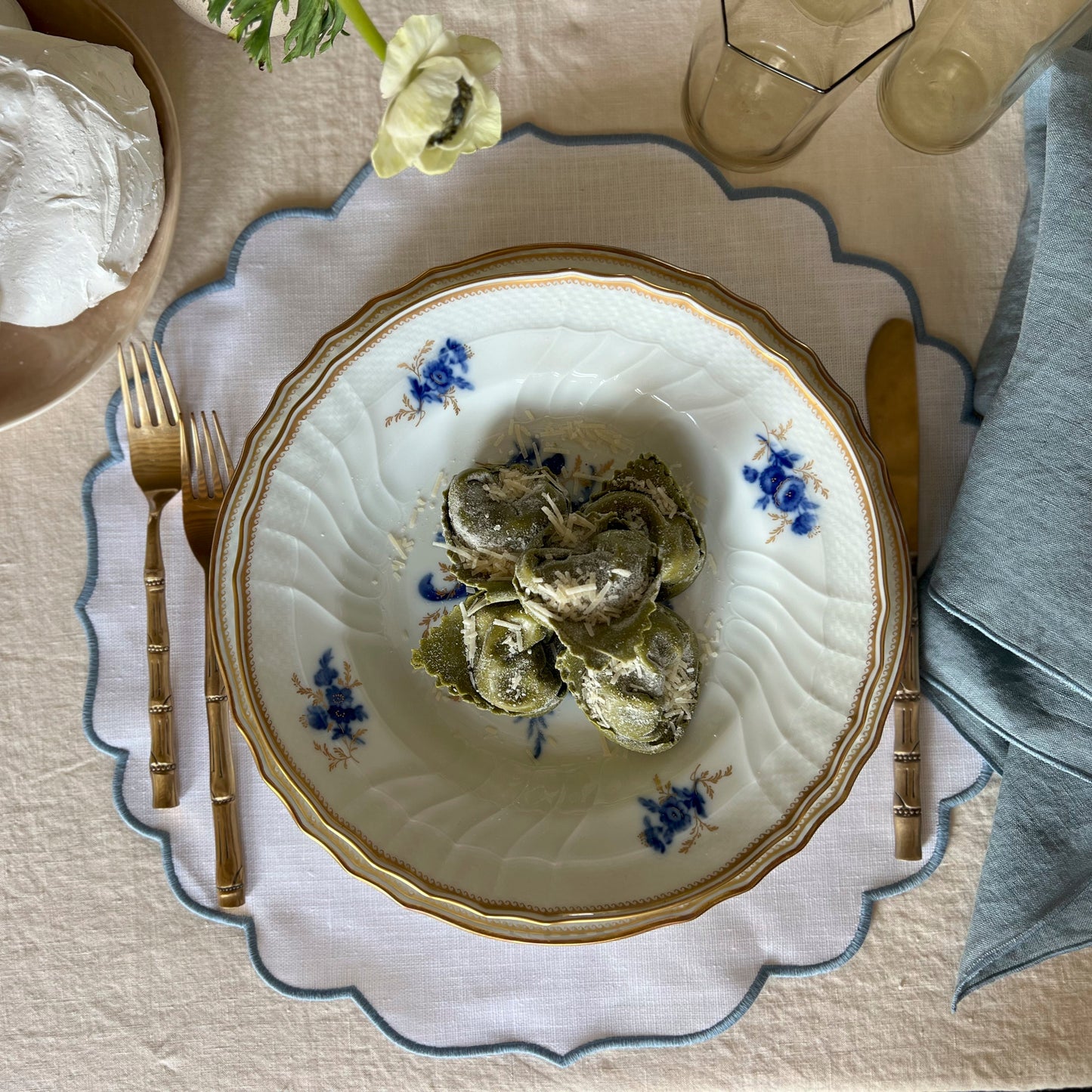 waxed scalloped placemat